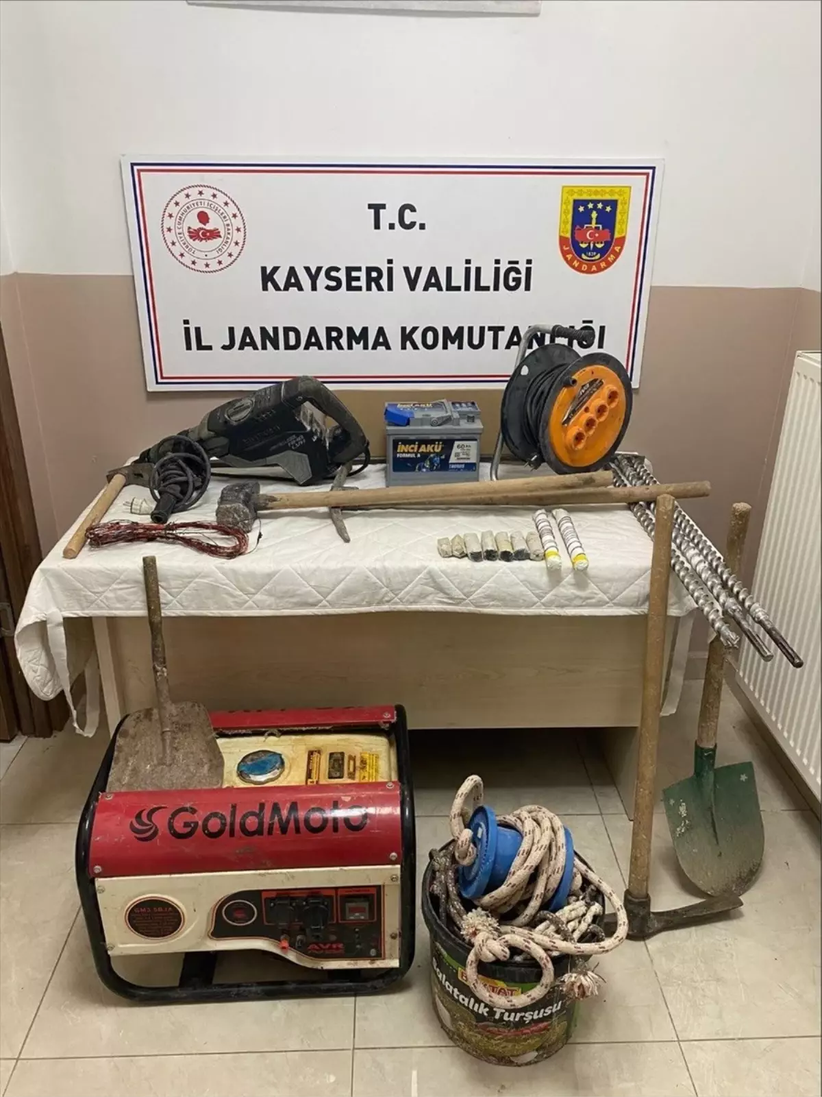 Kayseri’de Kaçak Kazı Yapan 5 Kişi Gözaltına Alındı