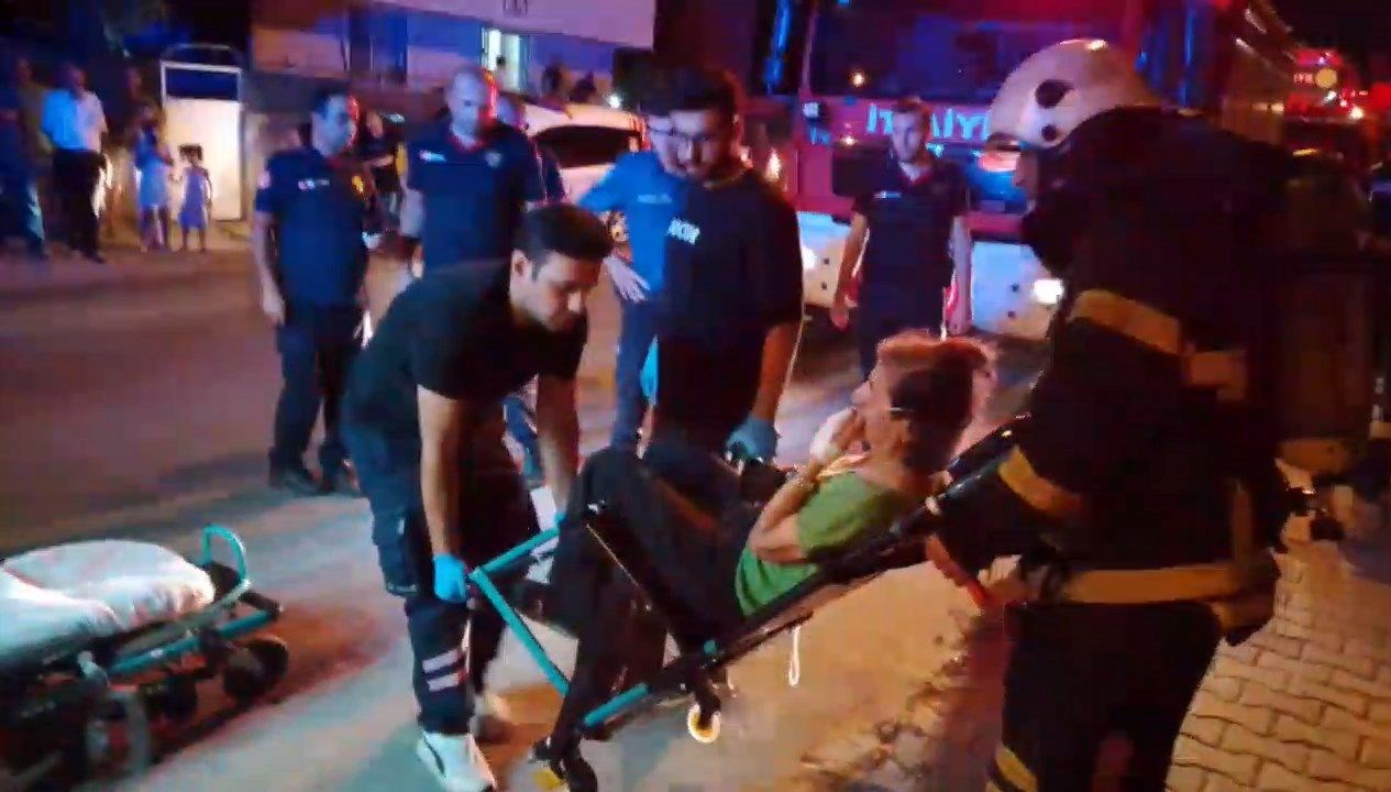 apartmanda yangin panigidumandan etkilenen kisi hastaneye kaldirildi 3Zx2JXqJ