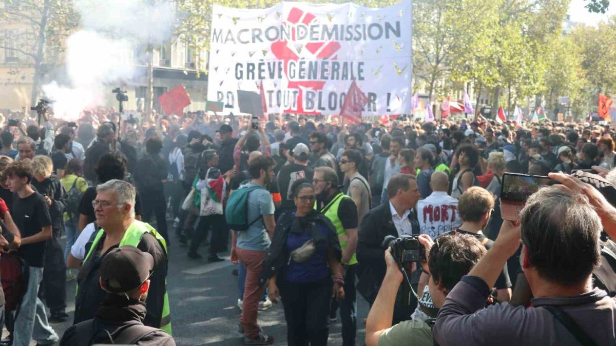 fransadaki protestolarda 110 kisi gozaltina alindi eCb8Ea8Y