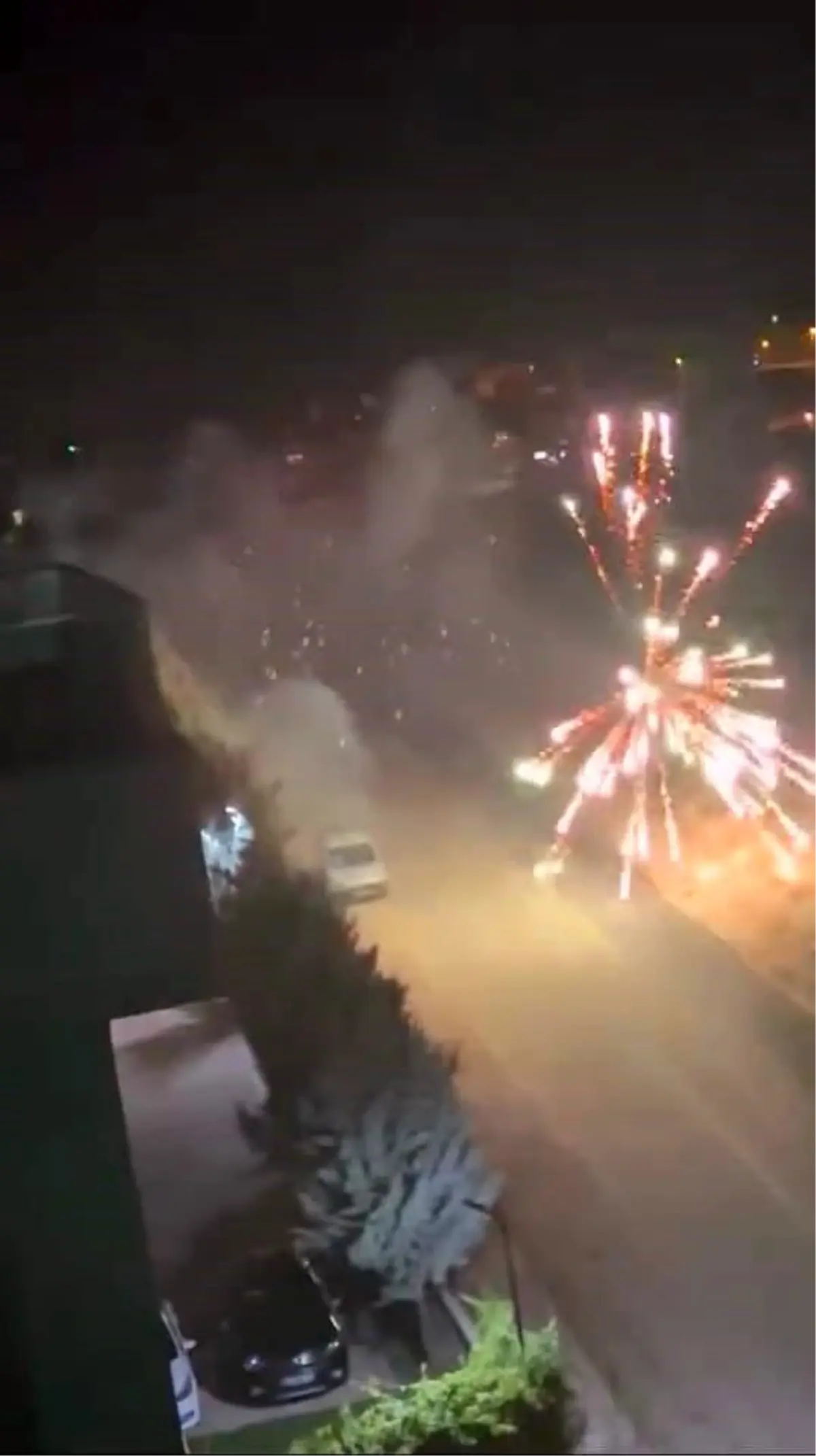 havai fisekler yangin cikardi AW6rRCR7