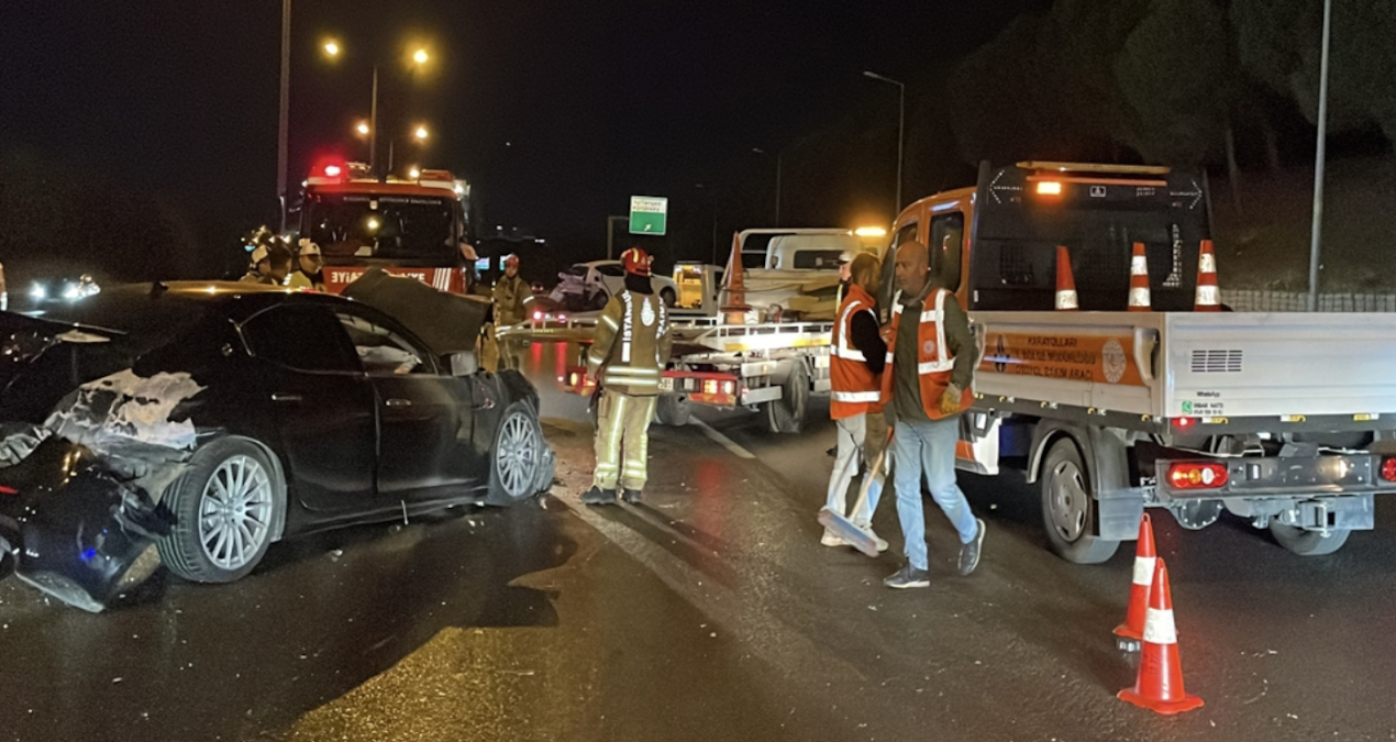 sultangazide otomobile carpan surucu yaraliyi birakip kacti zg5huB8Q