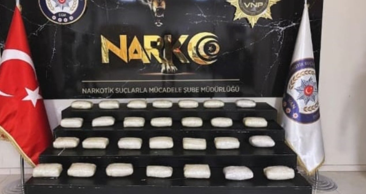 vanda onlarca kilo metamfetamin ele gecirildi lSyx5dlM