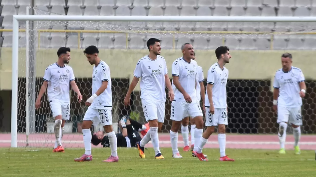 altayin kotu gidisi devam ediyor sokeye 4 1 maglup oldular fPXxBz5A.jpg