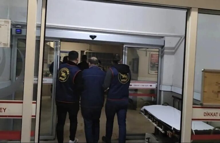 denizlide kum ocagindan 370 bin tl calan hirsizlar yakalandi 3bup2Zd5.jpg