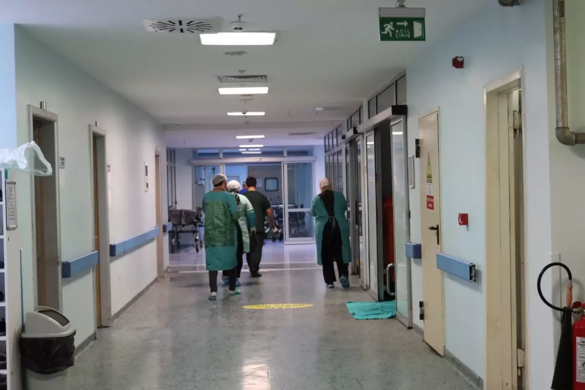 duzcede beyin olumu gerceklesen hastanin organlari nakil icin hazirlaniyor c2VaPEn9