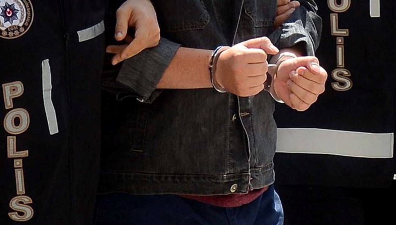 eski esine ve yanindaki kisiye bicakla saldirdi IMpX8b3g