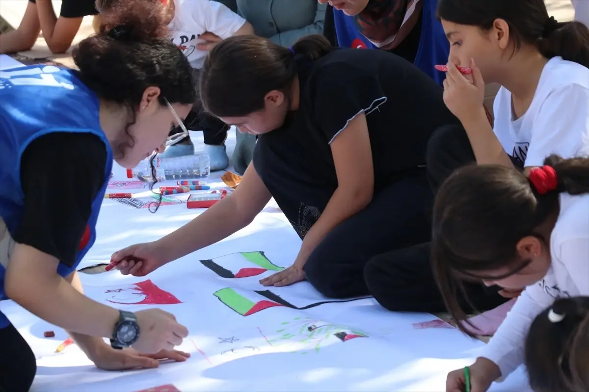 filistinli cocuklar icin resim etkinligi iqp5BHbX