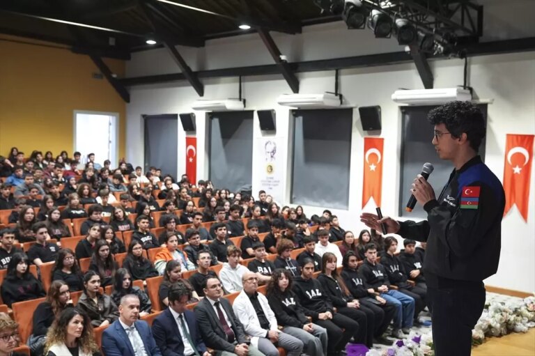 turkiyenin-ikinci-astronotu-izmirde-a9sxVt9F.jpg