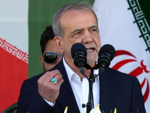 Pezeşkiyan’dan bölge ülkelerine uyarı