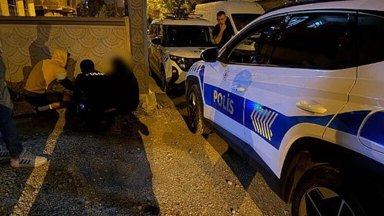 adiyamanda-gizemli-hareketlilik-sokaktaki-esrarengiz-kadin-polisi-alarm-durumuna-gecirdi-wZ4Cf2p1