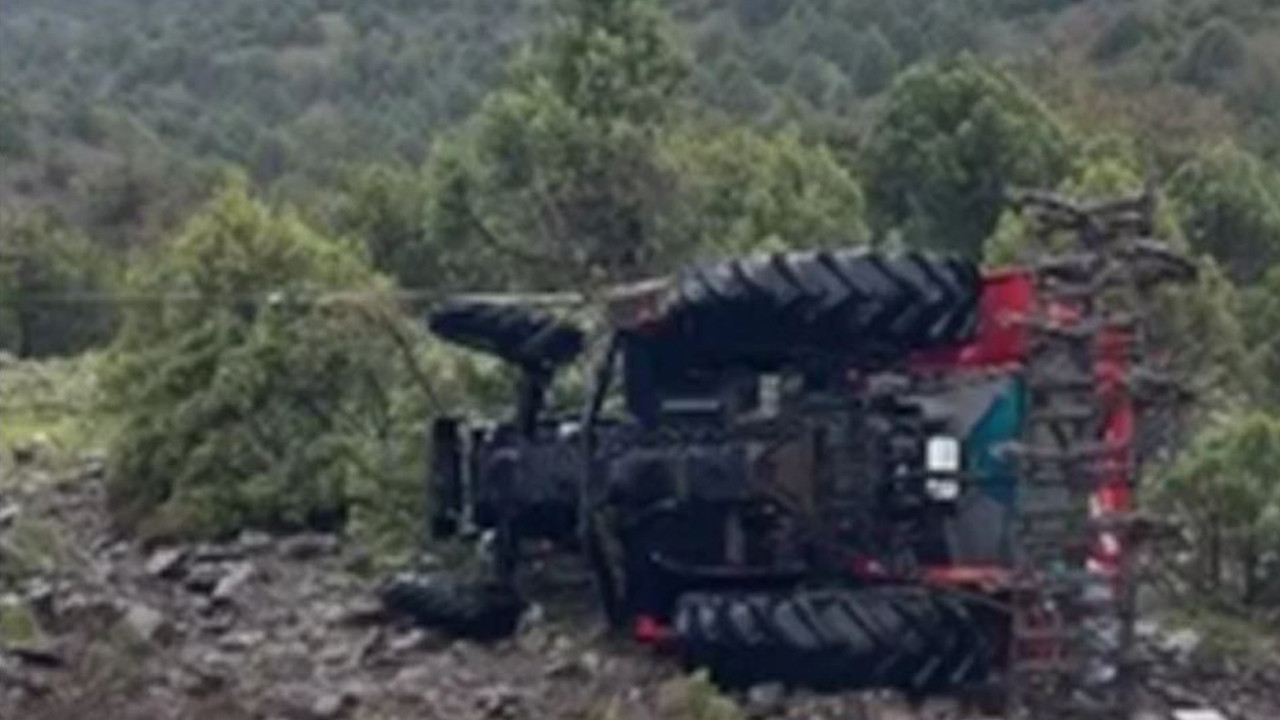 corumda-traktor-sarampole-devrildi-1-yarali-vCyKzKhN