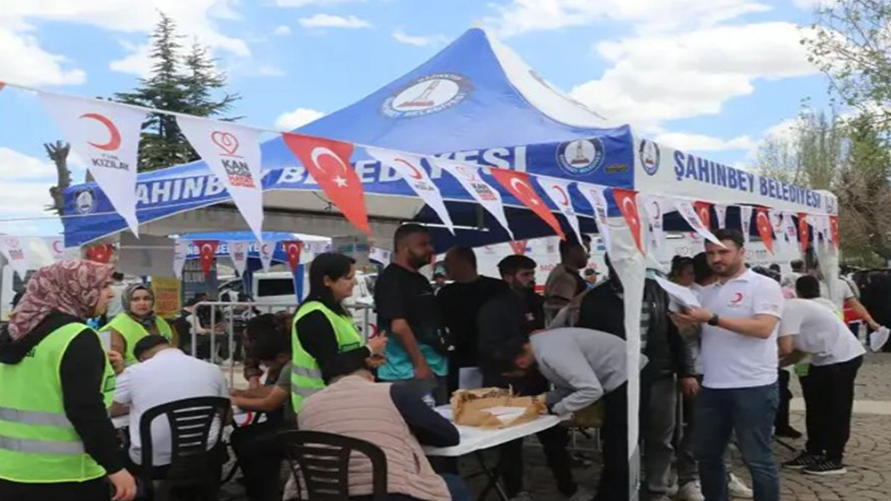 gaziantepte-14-bin-unite-kan-bagislandi-w5AbVLNI