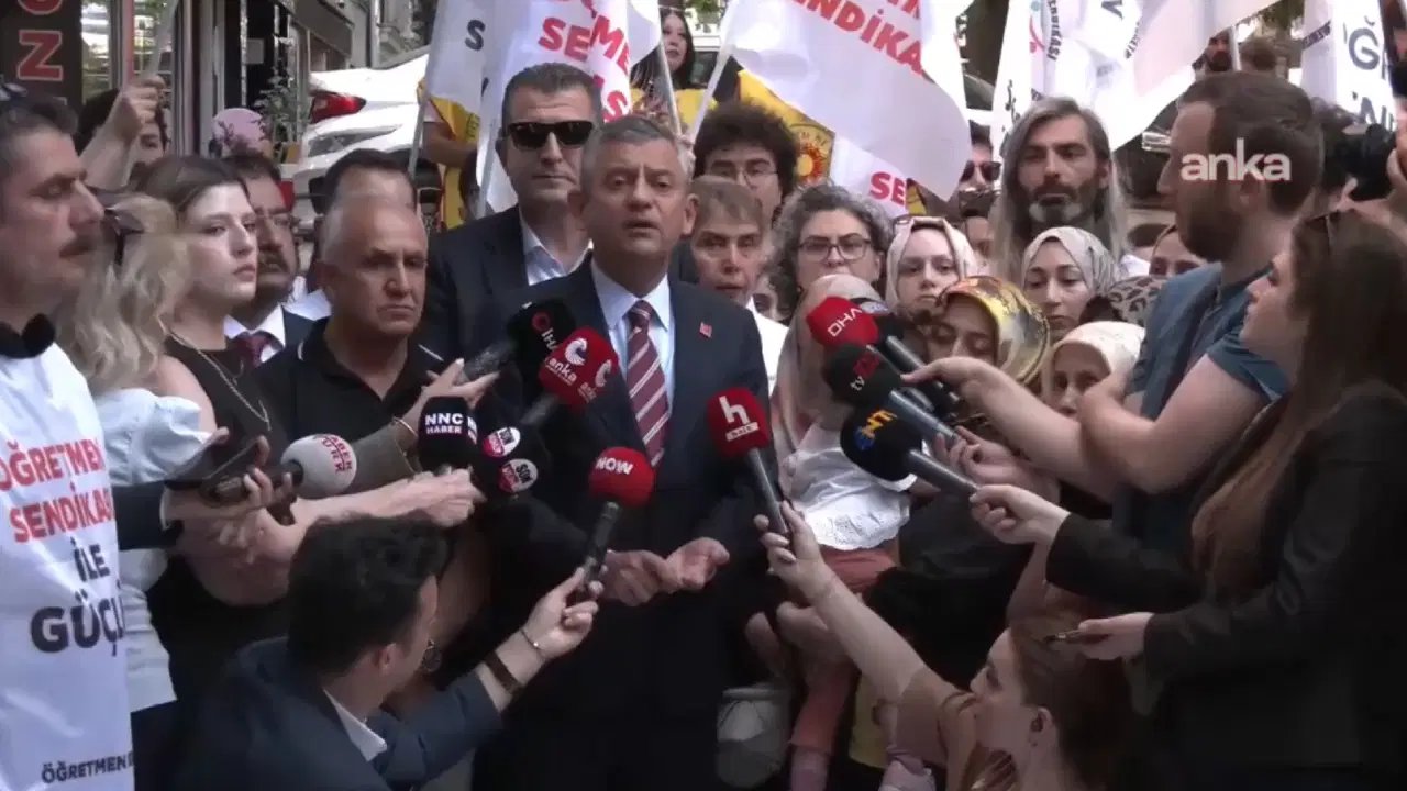 Özgür Özel, Açlık Grevindeki Eğitimcilere Destek Amaçlı Ziyaret Gerçekleştirdi